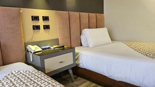 Double or Twin Room image 3