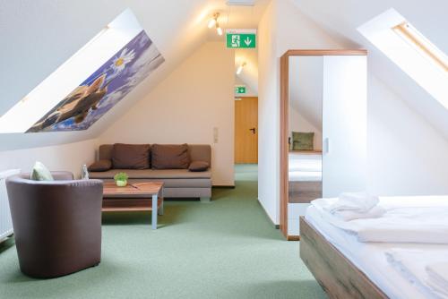 Hotel Rhonhof 5.4km von Burghaun entfernt
