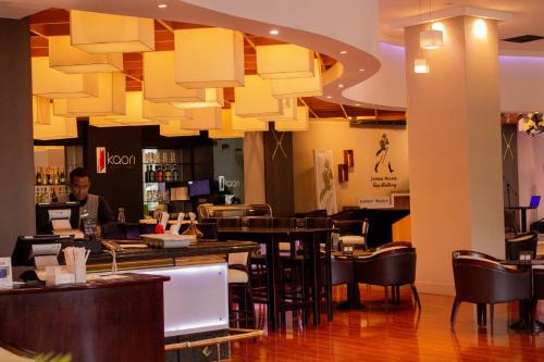 Pub/Lounge, K Suites in La Pradera