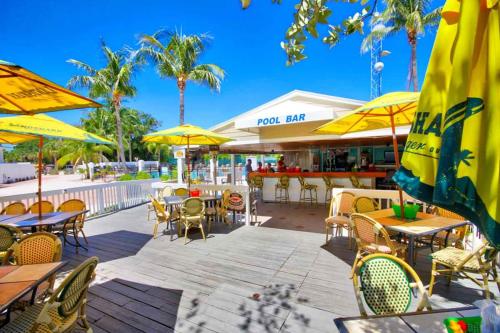 Coconut Castaway - Ocean Views, Walk to Beach, Golf Cart, Club Pool in North Captiva Island