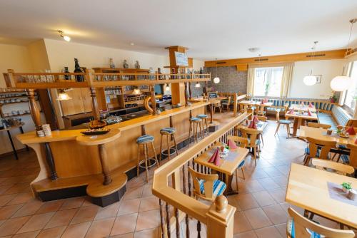 餐廳, 羅恩霍夫酒店 (Hotel Rhonhof) in 欣費爾德