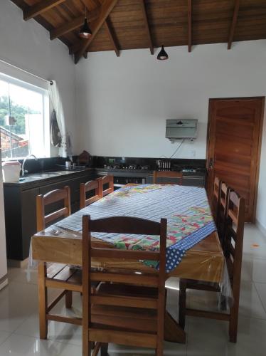 Suíte e casa da vania (Suite e casa da vania) in Cambaquara