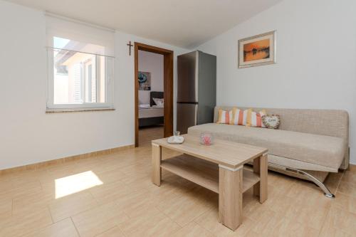Two-Bedroom Apartment with Terrace and Sea View room in Apartments by the sea Vir - 18523