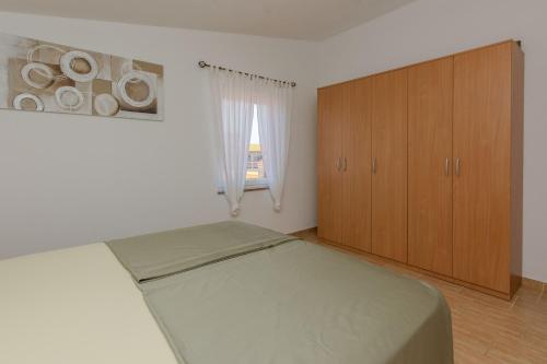 Two-Bedroom Apartment with Terrace and Sea View image 9