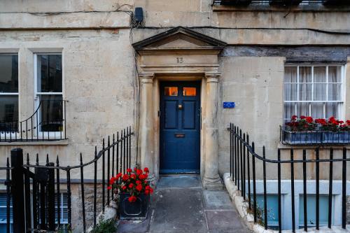 Georgian Apartment near Royal Crescent, Бат