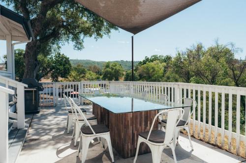 Удобства, Wine Country Modern Farmhouse with Heated Pool and Spa in Wellsona