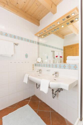 Ferienhaus Alp Chalet - image 3