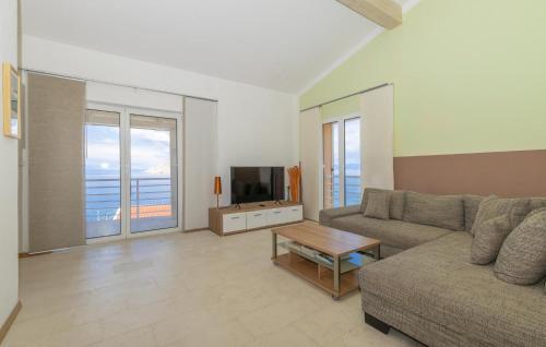 Nice Apartment In Lukovo With House Sea View in Lukovo