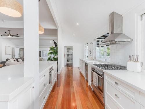 Konyha, The Hamptons Whitehouse in Murwillumbah