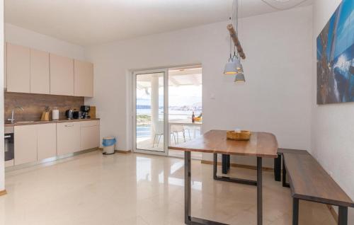 virtuve, Stunning Apartment In Lukovo With Wifi in Lukovo