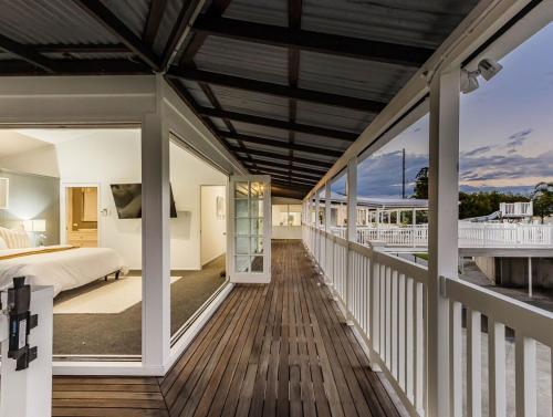 Erkély/terasz, The Hamptons Whitehouse in Murwillumbah