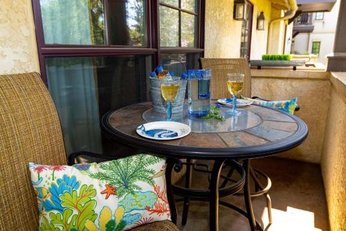 2 King Bedrooms - large balcony and kitchen 5212-2 in World Golf