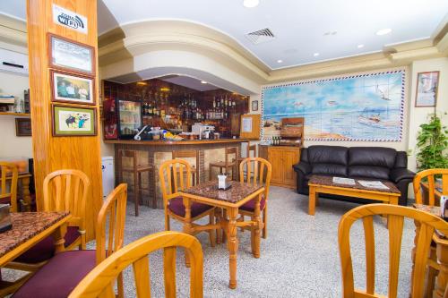 Hostal Los Corchos - image 3