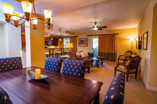 2 King Bedrooms - large balcony and kitchen 5212-2 in World Golf