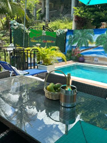 Marvette Ocean view villa in Whitehouse