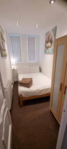 No 7 AT SANDRINGHAM - 1 BED NEAR SEFTON PARK AND LARK LANE in Garston