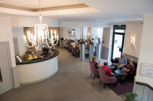 room detail thumbnail 2