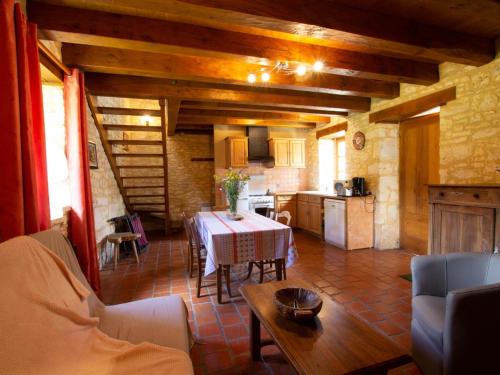 Maison isolée près de Sarlat, idéale pour la détente en famille - FR-1-616-182 (Maison isolee pres de Sarlat, ideale pour la detente en famille - FR-1-616-182) in Borreze