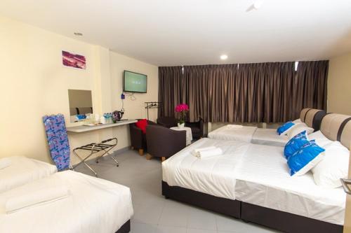 Southern Tip Hotel - City & 100m walk to McDonald's & FREE DOBI in Pontian Kechil