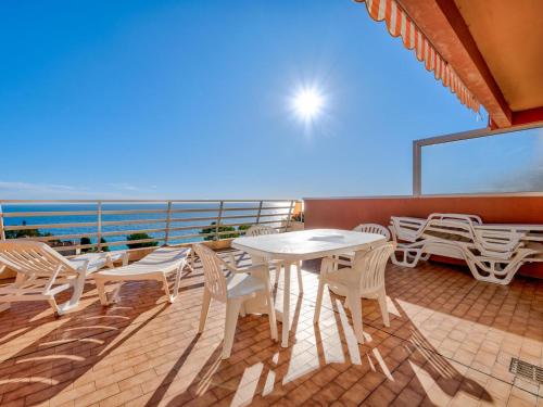 Appartement pour 8 avec Wi-Fi et vue sur mer à Roquebrune-Cap-Martin - FR-1-827-1