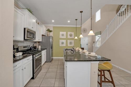 Last Minute Disney Getaway! Private Pool, Hot Tub & Games Room. Book Now! #39404 in Davenport, USA
