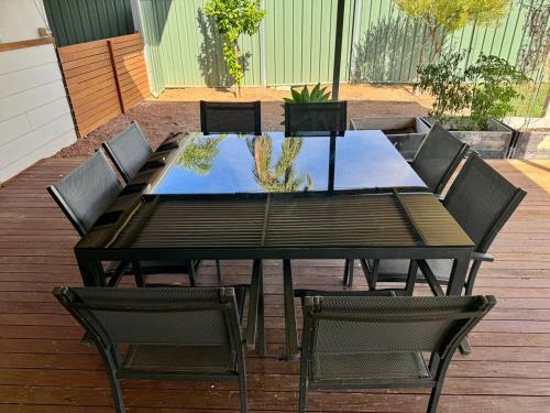 4 Bedroom Large Modern House in Merredin in เมเรอดิน