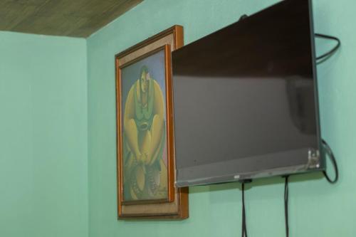 One-Bedroom Apartment image 10