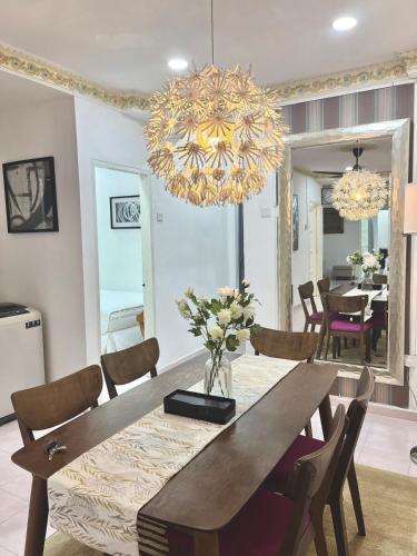 Serene Homestay Family near KL City Center with Spacious & Comfort Stay Shoplot, Kuala Lumpur (photo 3)
