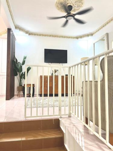 Serene Homestay Family near KL City Center with Spacious & Comfort Stay Shoplot, Kuala Lumpur (photo 4)