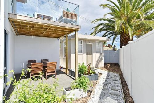 Mount Pleasant - Ocean Views - 3 bedroom with bathtub in Mount Pleasant