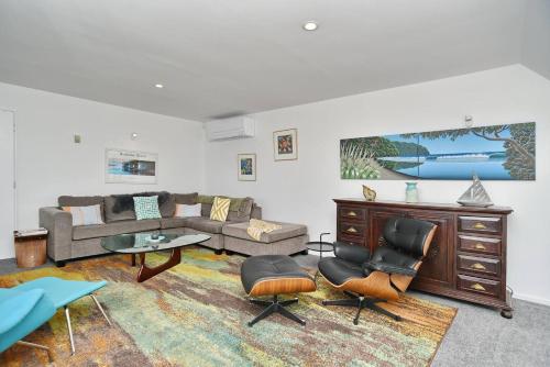 Mount Pleasant - Ocean Views - 3 bedroom with bathtub in Mount Pleasant