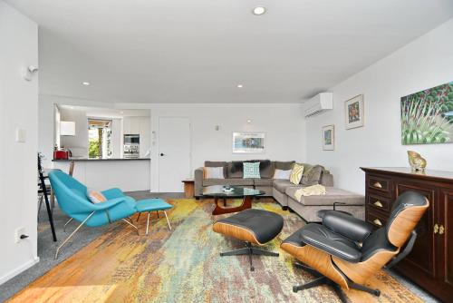 Mount Pleasant - Ocean Views - 3 bedroom with bathtub in Mount Pleasant