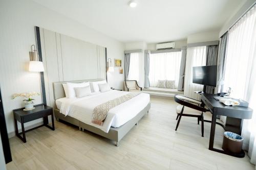 Superior Double Room image 9