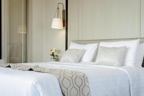 Superior Double Room image 7