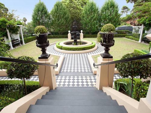 Chic Studio With Patio 20 min From CBD - image 10