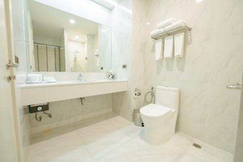 Deluxe Triple Room image 1