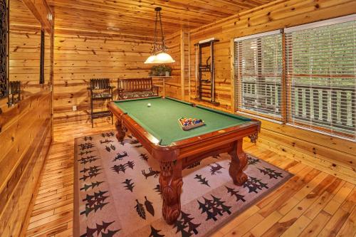 A Secret Splash by RedAwning – Sevierville, TN