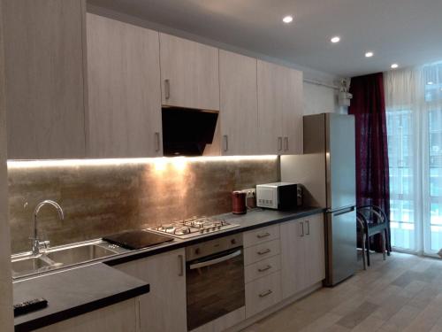 Apart-hotel in Avalon on Chornovola St in ปิดซัมเช