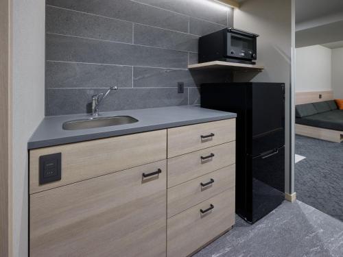 Suite Room with Washing Machine image 8