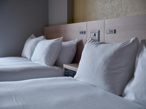 Superior Room with City view and Washing Machine image 3