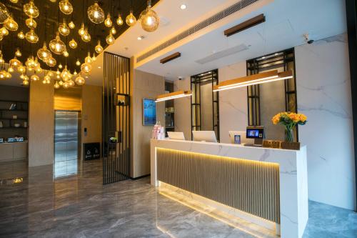 Lobby, 唯庭酒店上海人民广场地铁站长征医院店 near Shanghai Natural History Museum (Jing'an)