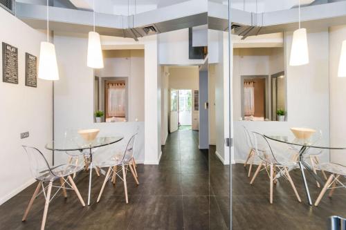 Beautiful 2Bd w/ Private Balcony by Sea N' Rent - image 5
