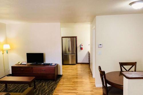 Rodeway Inn & Suites Sheridan - image 10