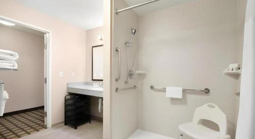 Days Inn by Wyndham Hemet in Hemet, USA