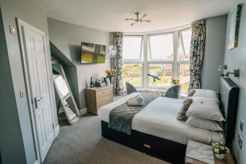 OYO Minerva Guesthouse Room Type - Double Room with Sea View