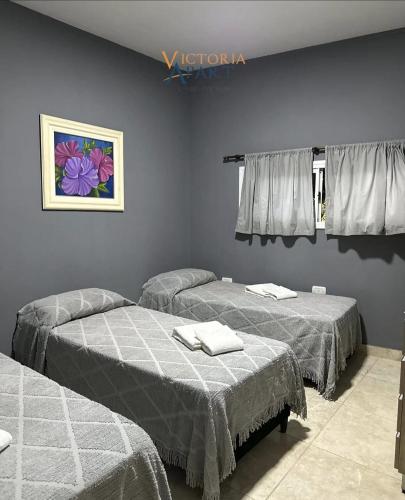 5 twin beds