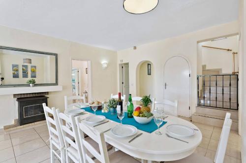 Villa Uma by Villa Plus - image 11