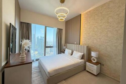 Direct Burj Khalifa Views Next to Dubai Mall - Luxury 2BR Heart of Downtown - Like Home, Dubai (photo 4)