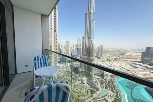Direct Burj Khalifa Views Next to Dubai Mall - Luxury 2BR Heart of Downtown - Like Home, Dubai (photo 6)