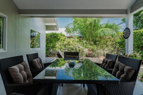 Flora 2 Bedroom House,Near Naiharn - Rawai Beach - 평면도